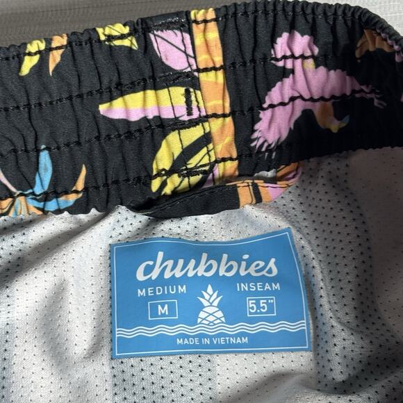 Chubbies 'The Black Light Nights' 5.5" Lined Swim Trunks Men’s Size Medium - Picture 5 of 7